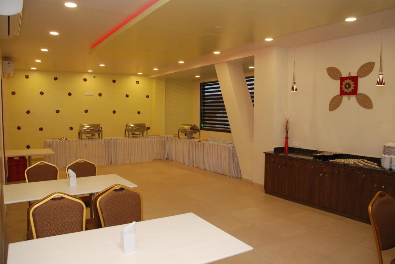 Hotel Solitaire Hinjawadi Exterior photo