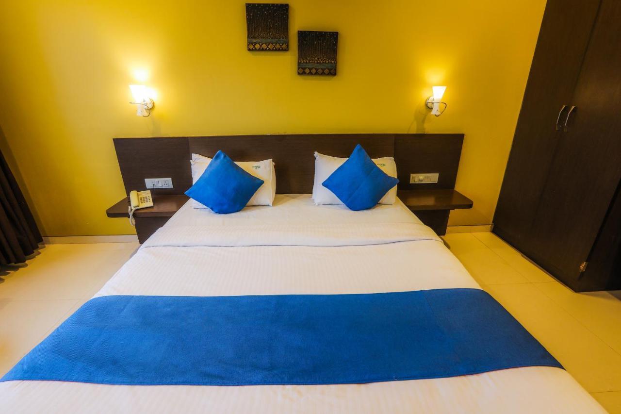 Hotel Solitaire Hinjawadi Exterior photo
